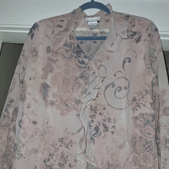 Pendleton Flowy Printed Ruffle Blouse 10 - Picture 2 of 4